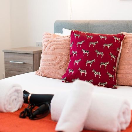 Off Road Parking, Garden, Smart Tv'S In All Rooms! Morriston Екстер'єр фото